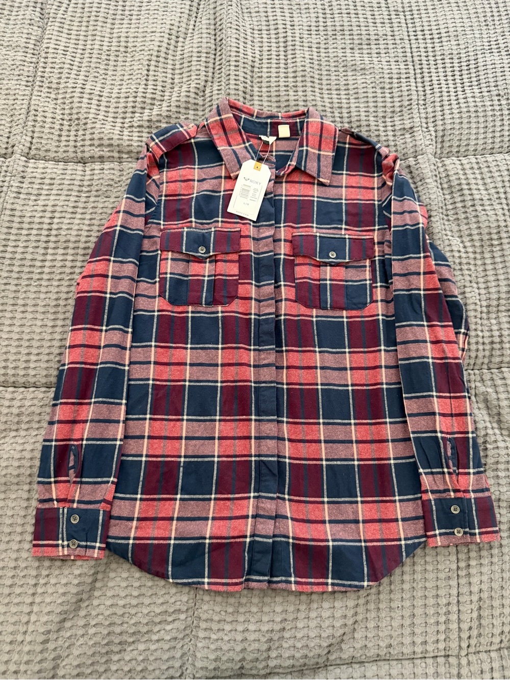Roxy Women’s Red and Navy Plaid Button-Down Flannel Shirt Size Large NWT